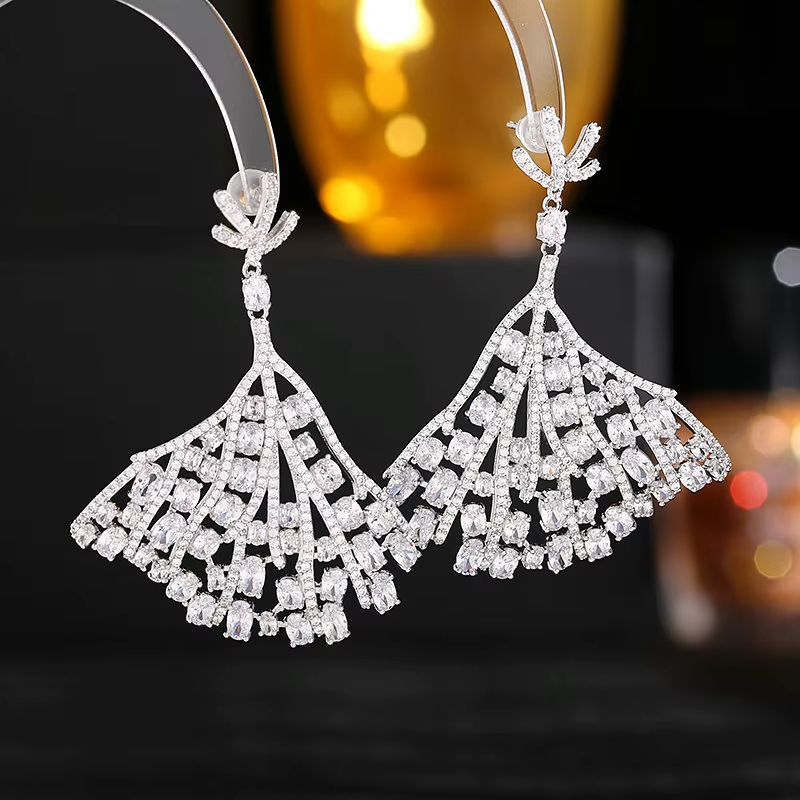 Light Luxury High-End Women's Jewelry Earrings Elegant Banquet Jewelry Fan Design Women's ZIRCON Earrings