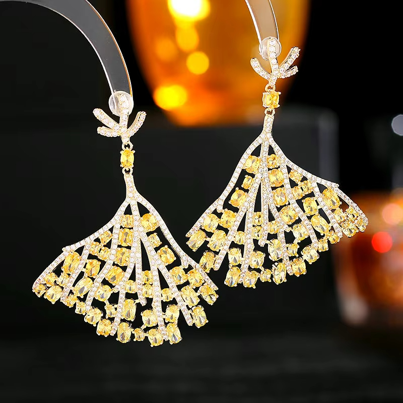 Light Luxury High-End Women's Jewelry Earrings Elegant Banquet Jewelry Fan Design Women's ZIRCON Earrings