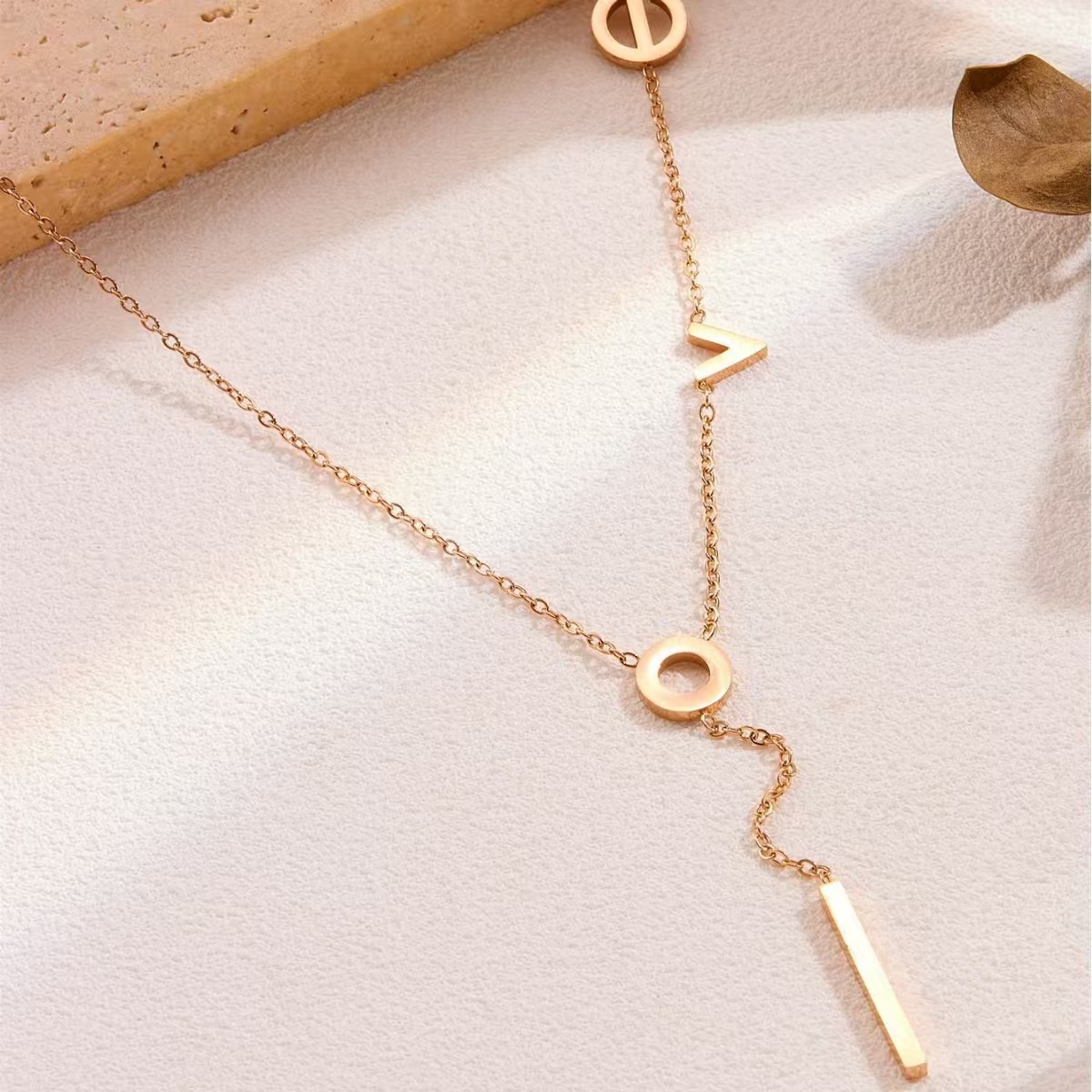 Minimalist LOVE Stainless Steel Necklace for Women Fashion Rose Gold Choker Clavicular Chain Trendy Letter Pattern for Parties