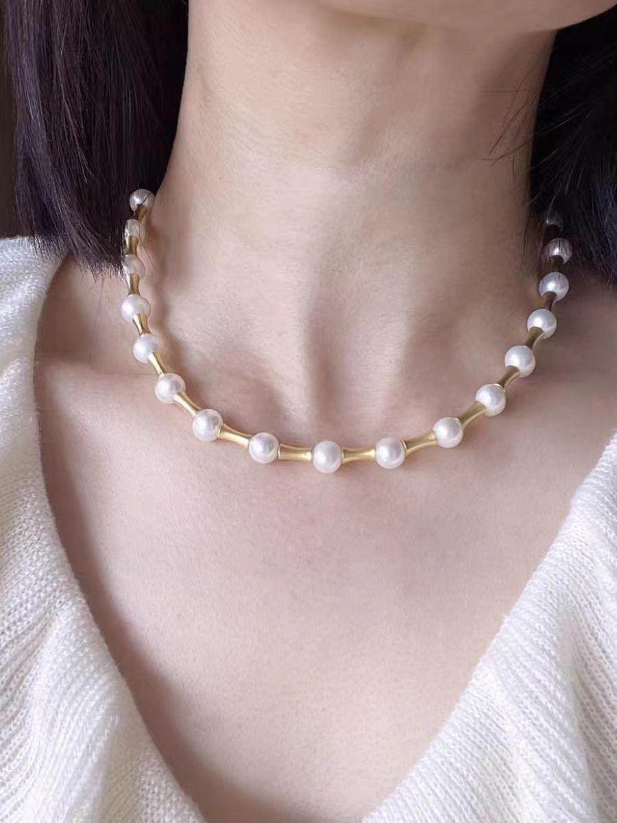 Modern Gold Tube Freshwater Pearl Necklace – Elegant Choker Jewelry for Women