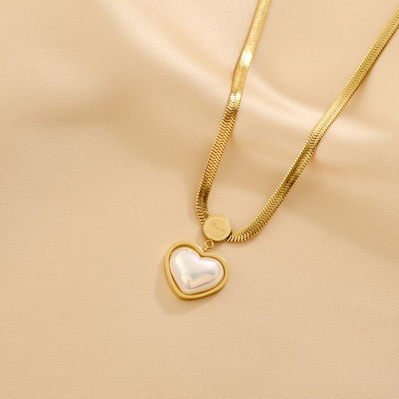 Gold Heart Pearl Pendant Necklace – Elegant Minimalist Jewelry for Women