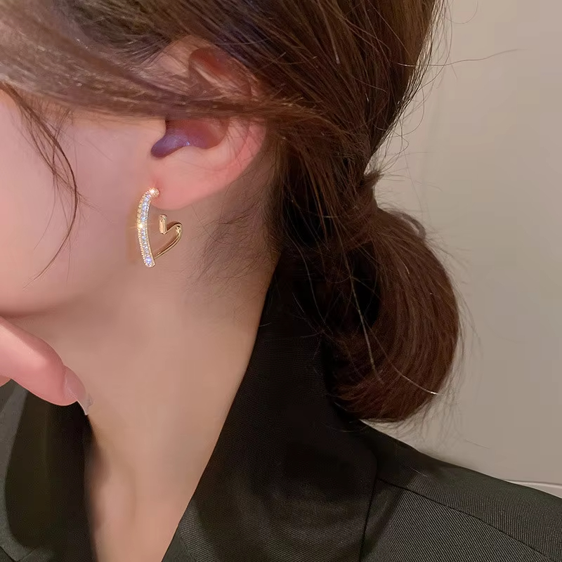 New Trend Crystal Hollow Big Heart Pendant Earrings for Women Korean Fashion Individually Artistic Jewelry Wholesale Accessories