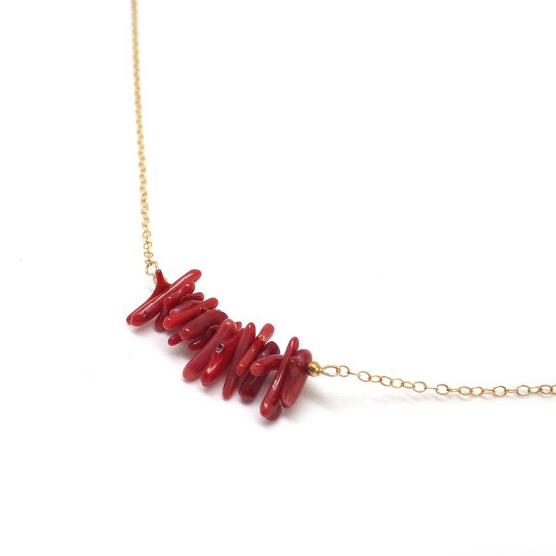 Newest Fashion Irregular Shape Natural Red Coral Stone Lucky Necklace Jewelry for Women Wholesale