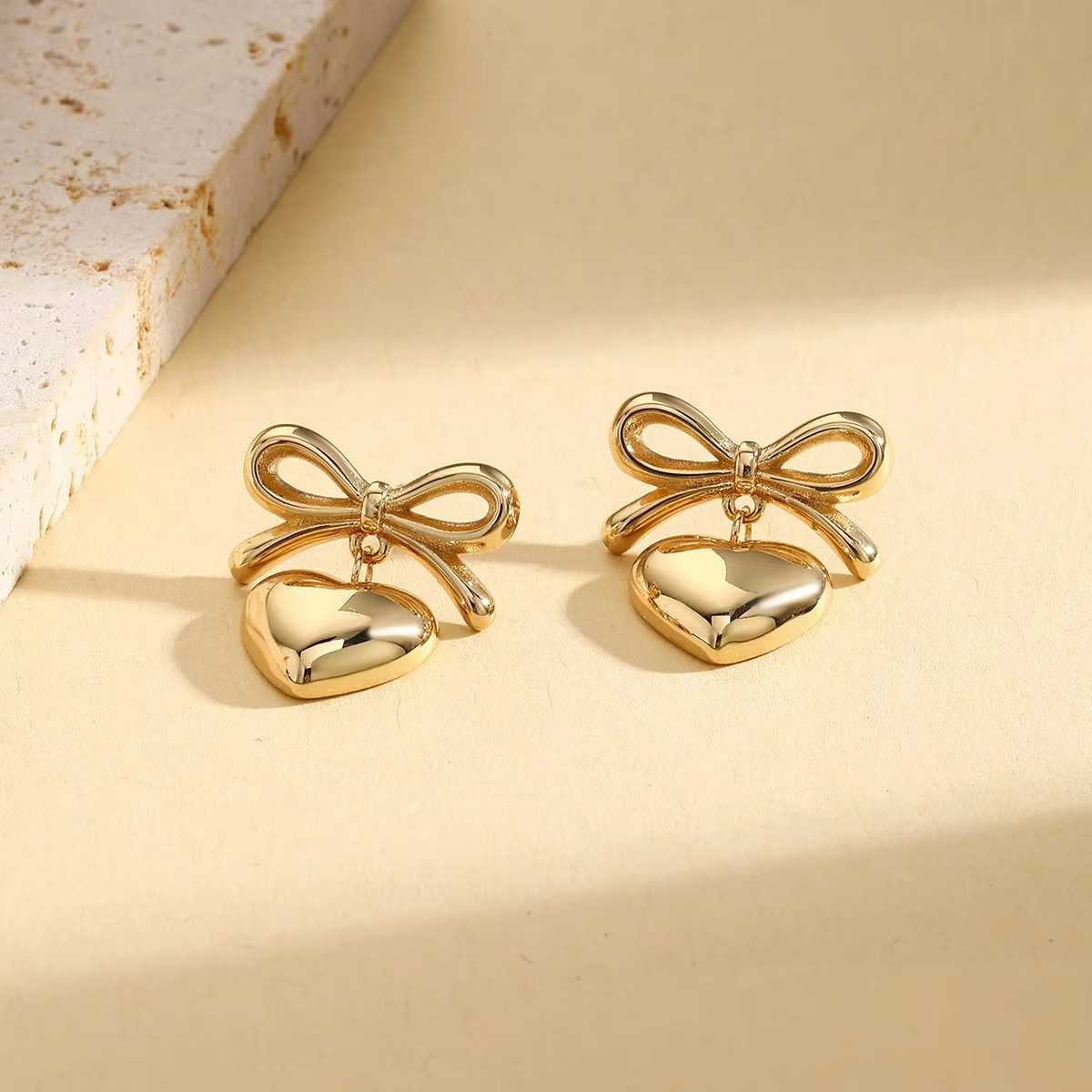 Vintage Heart Earrings Wedding Gift Stainless Steel Jewelry Fashion Dangle Bow Knot Pendant Earrings Women Luxury