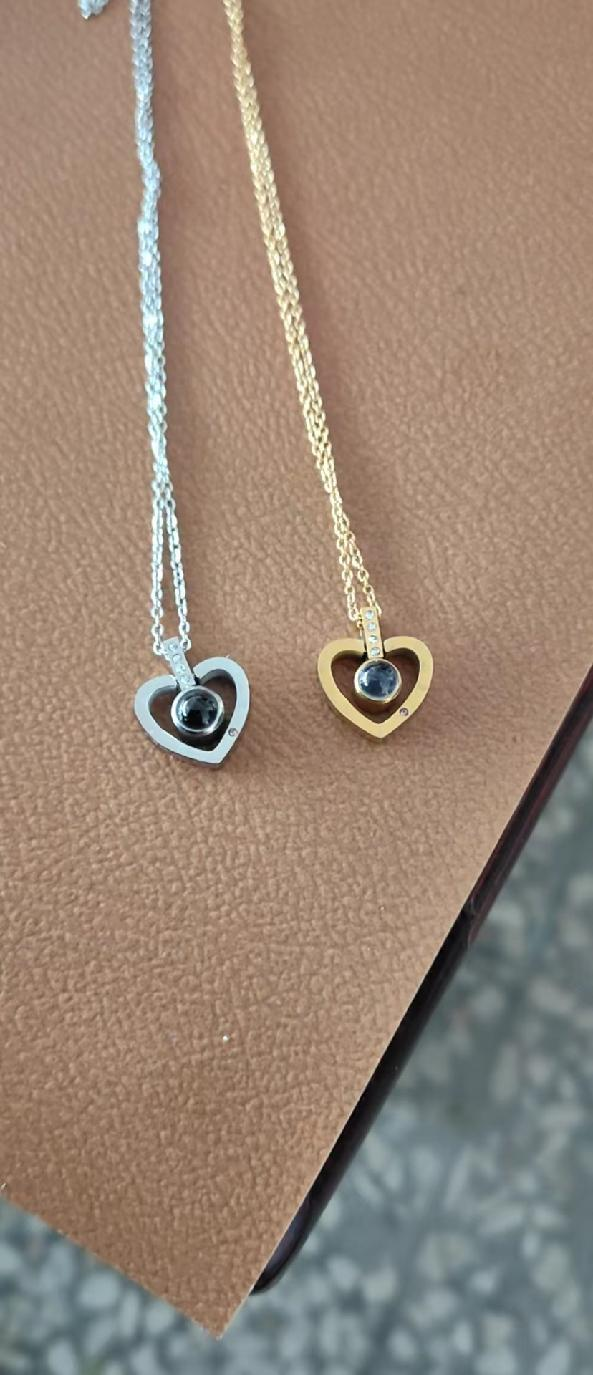 Projection Heart Necklace – I Love You in 100 Languages
