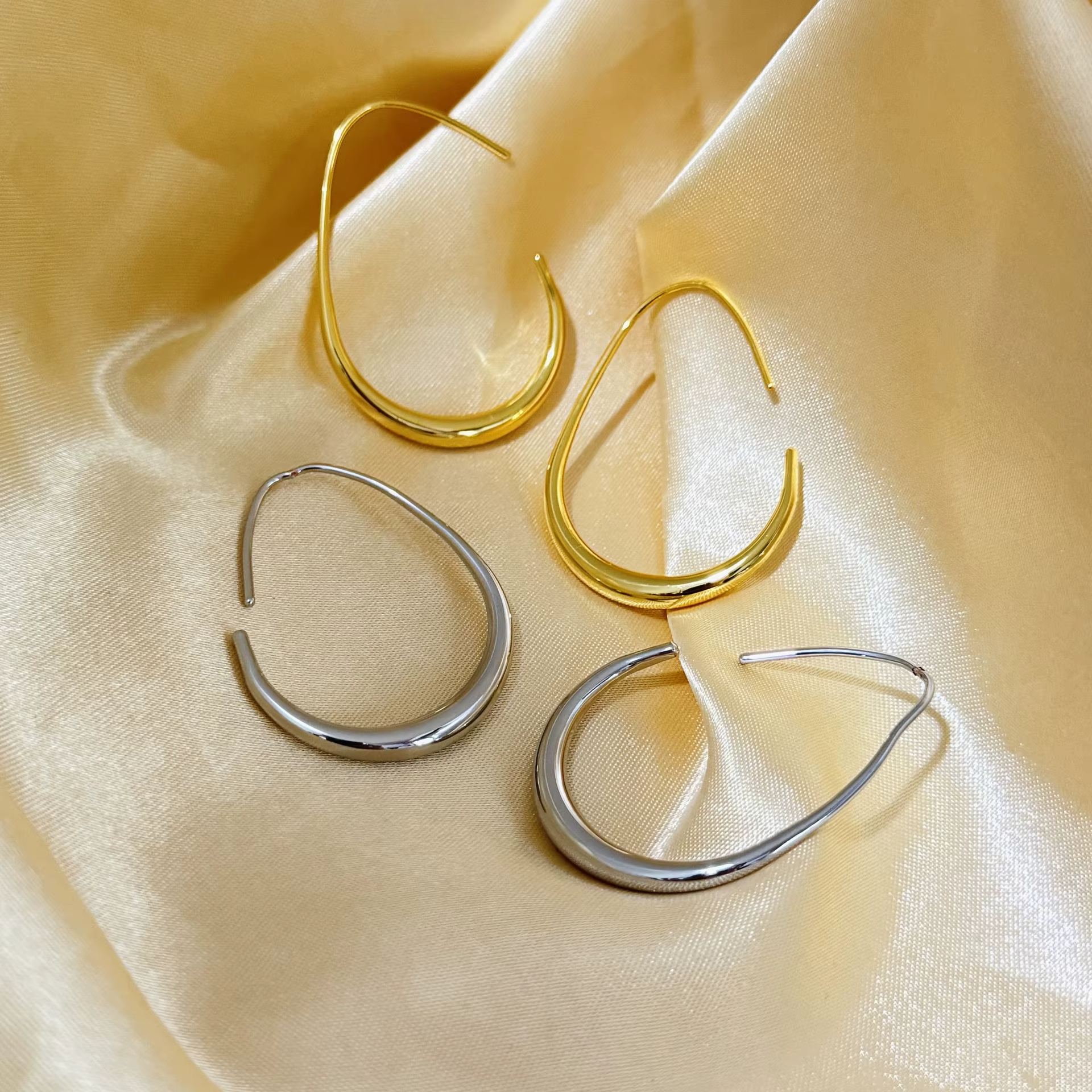 S925 Fashion Metal Style Simple Geometric Large Curved Hook Earrings Personality Niche Design Earrings Jewelry for Women