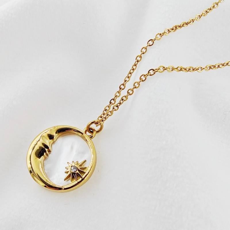 Stainless Steel Necklace High Quality Fashion Jewelry 18k Gold Plated Jewelry Exquisite Moon Star Necklace
