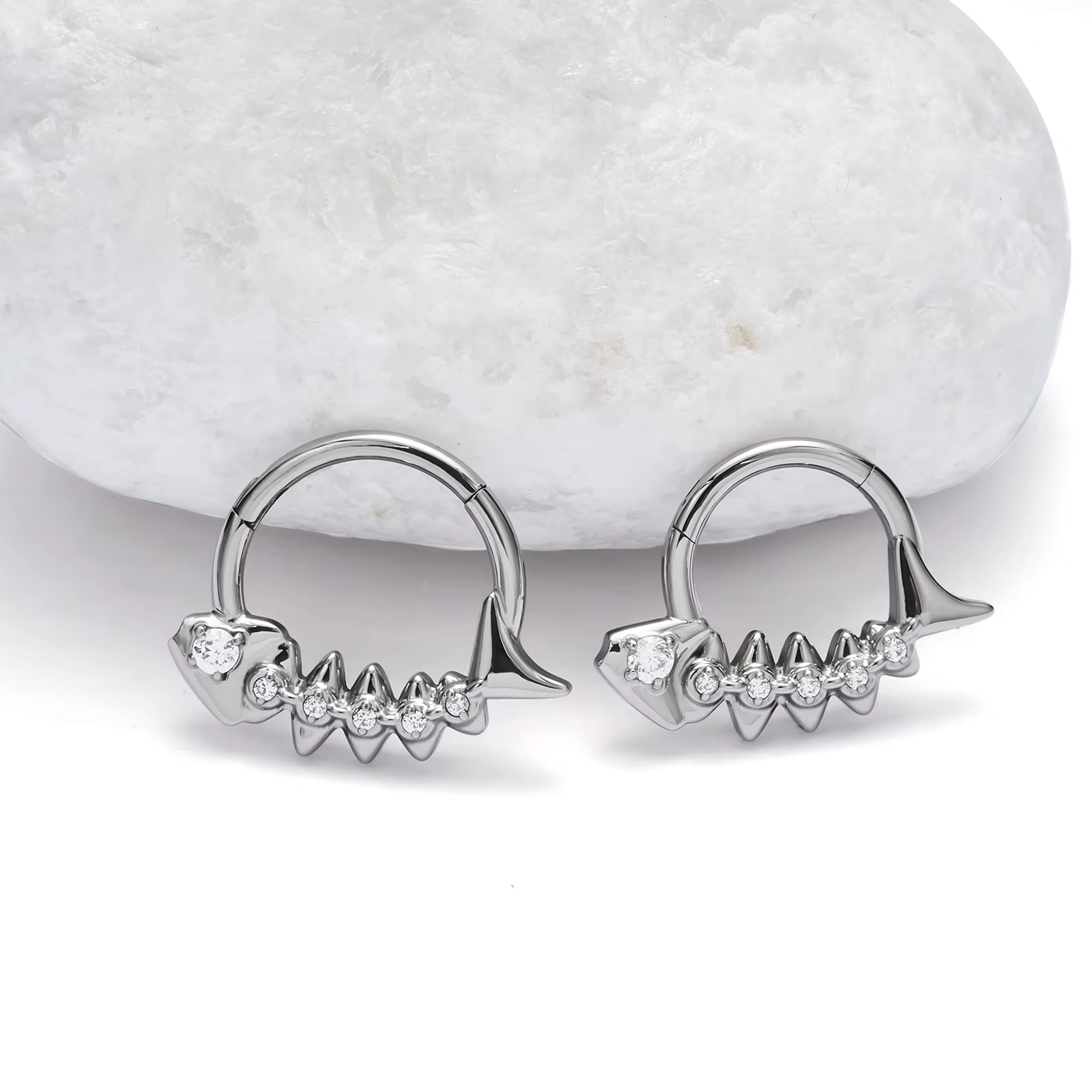 Titanium Piercing Fish Shape Septum Hoop Ring Nose Hinged Clicker Ear Tragus Ear Daith Tragus Helix Women Body Jewelry