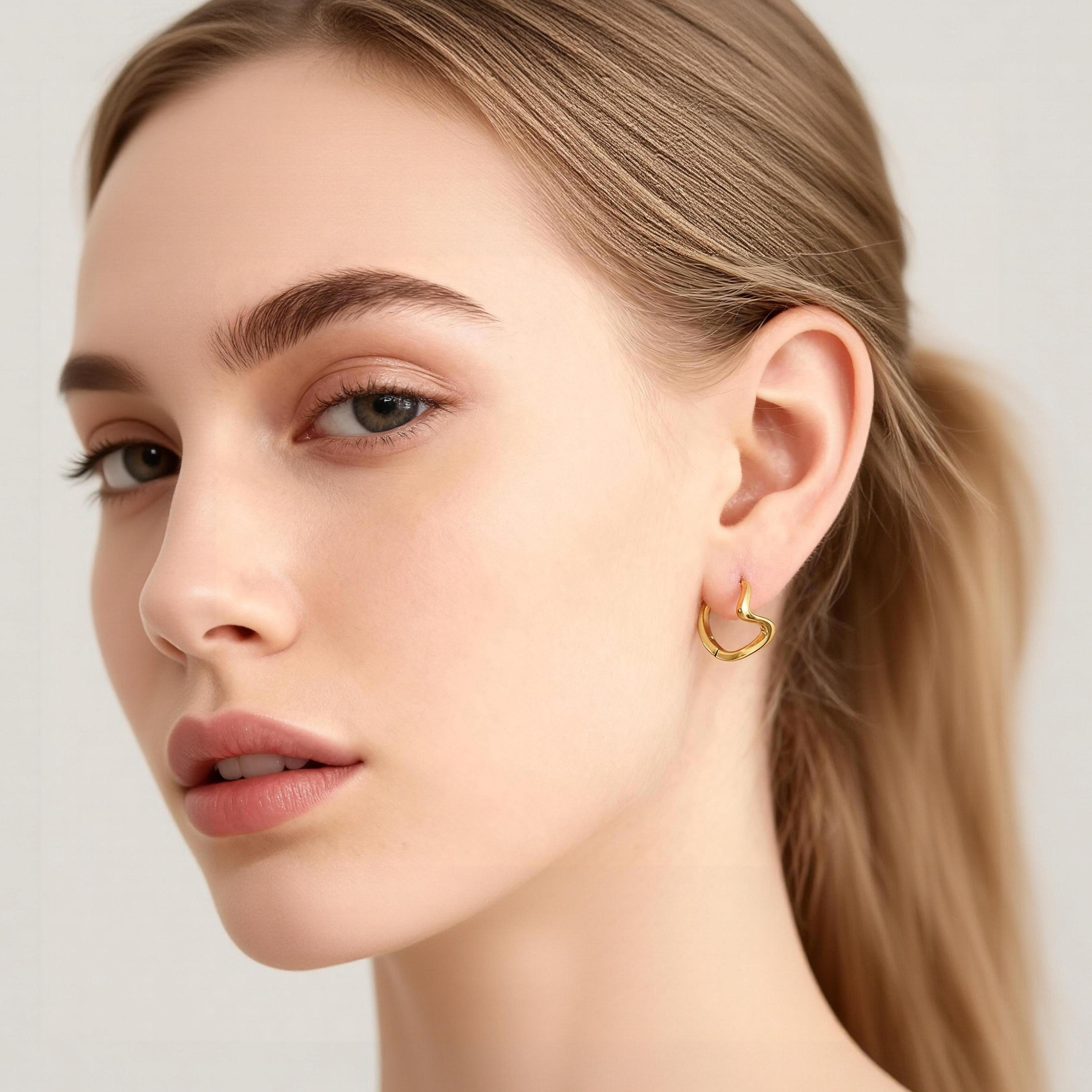 Trendy Stainless Steel Irregular Earrings Women Fashion Ear Minimalist Classic Gold Plated Wave Hoop Earring Jewelry