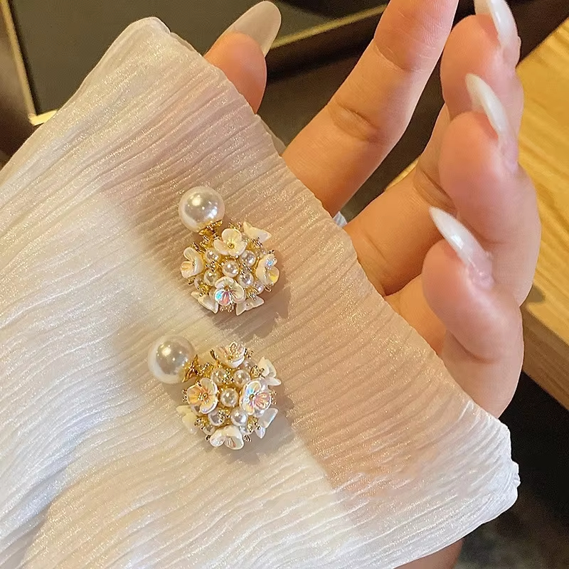 Vintage Elegant Women's Double-Side Floral Stud Earrings, Zinc Alloy with Simulated Pearl & Shell Ball Bezel Luxury Wedding Gift