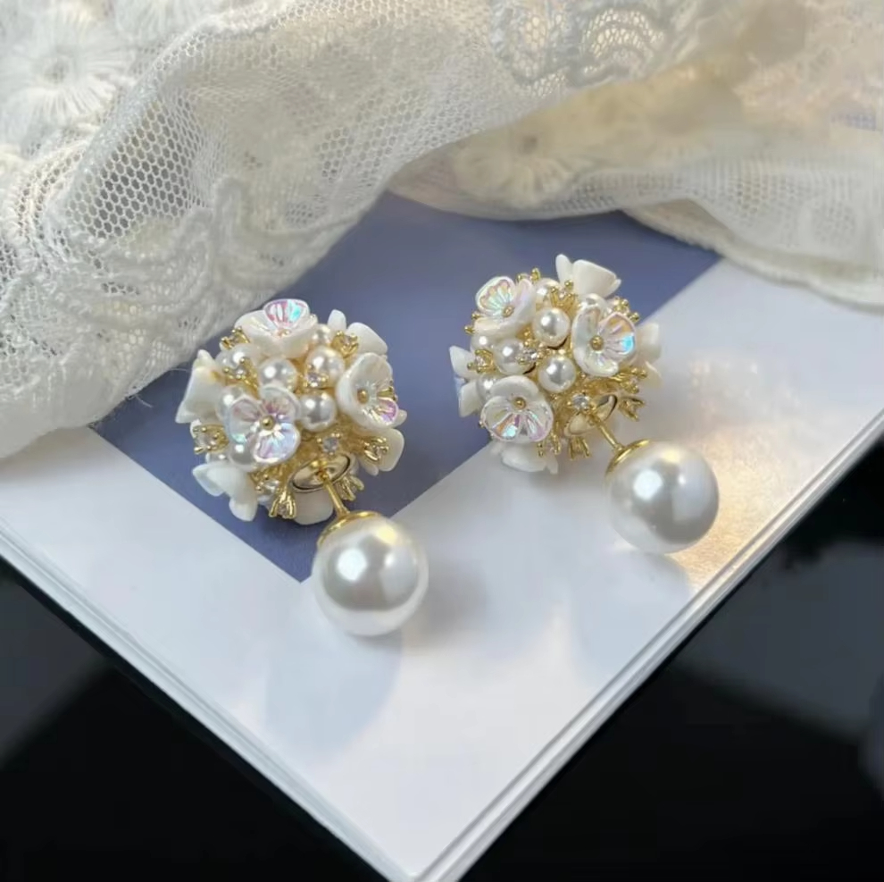 Vintage Elegant Women's Double-Side Floral Stud Earrings, Zinc Alloy with Simulated Pearl & Shell Ball Bezel Luxury Wedding Gift