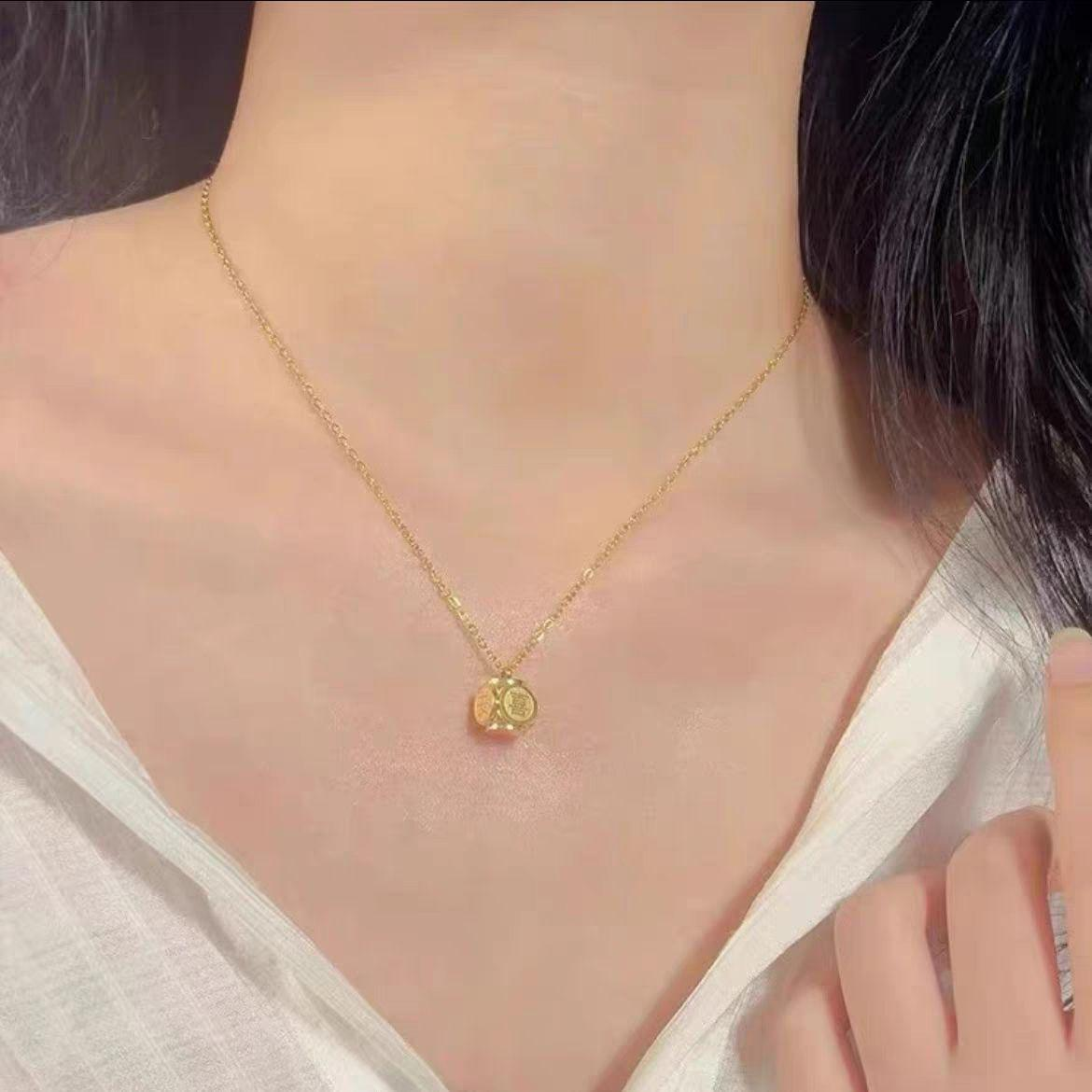 Vintage Roman Coin Pendant Necklace – Minimalist Gold Chain Jewelry for Women with Antique Style Charm