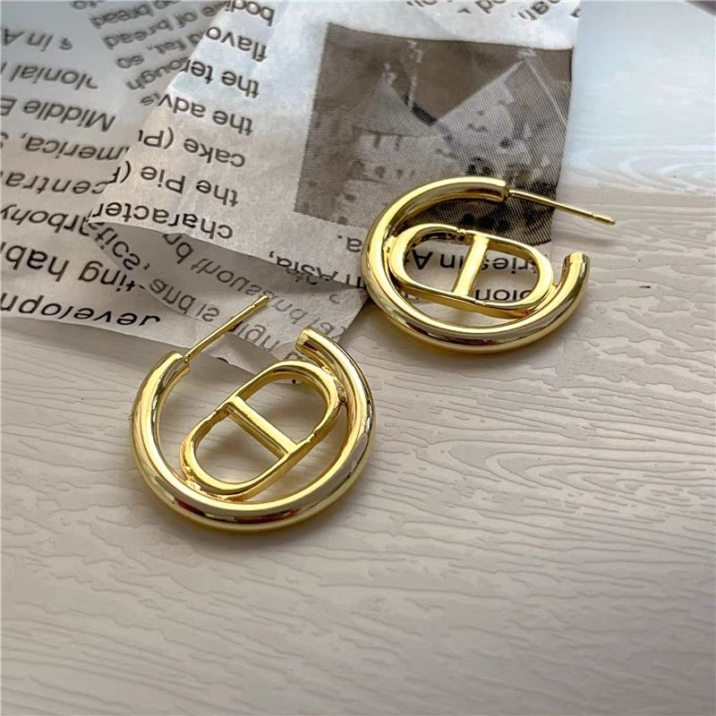 Vintage Twist Gold Stud Earrings for Women - Classic Spiral Knot Design Lightweight Daily Jewelry for Elegant and Minimalist Fashion