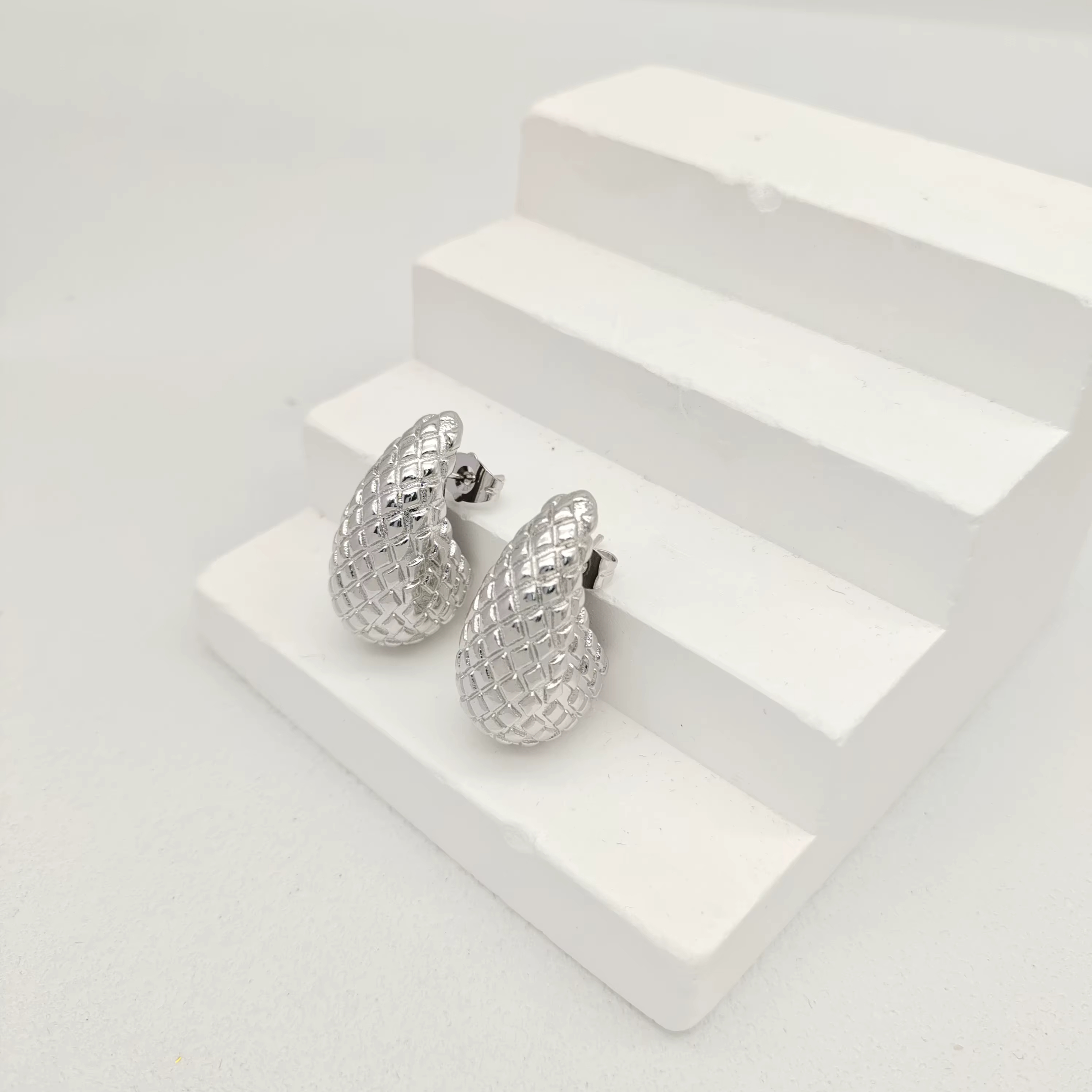 Wholesale Diamond Pattern Water Drop Copper Earstuds 18k Gold Silver Plated Earring Jewelry Accessories for Women Pendientes