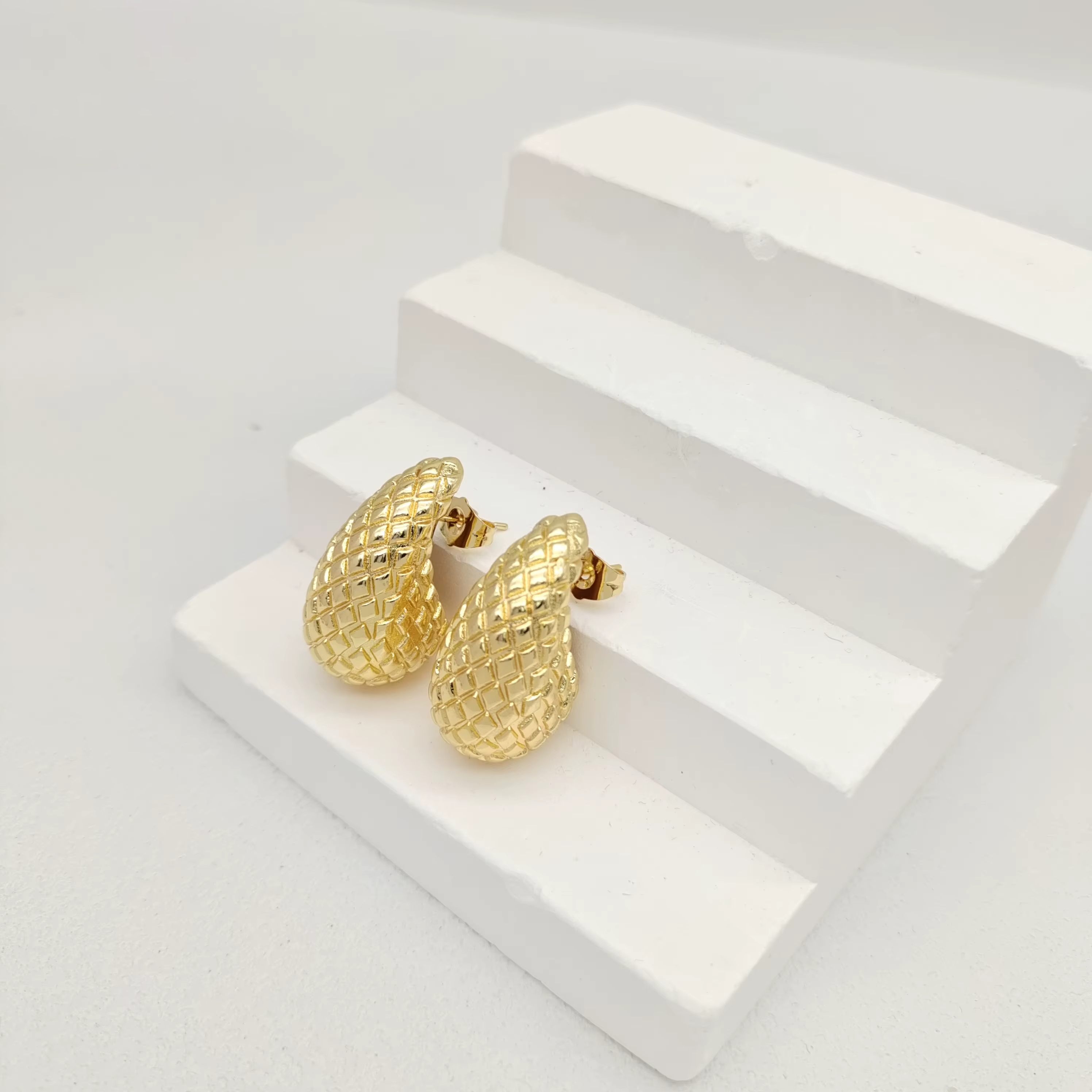 Wholesale Diamond Pattern Water Drop Copper Earstuds 18k Gold Silver Plated Earring Jewelry Accessories for Women Pendientes