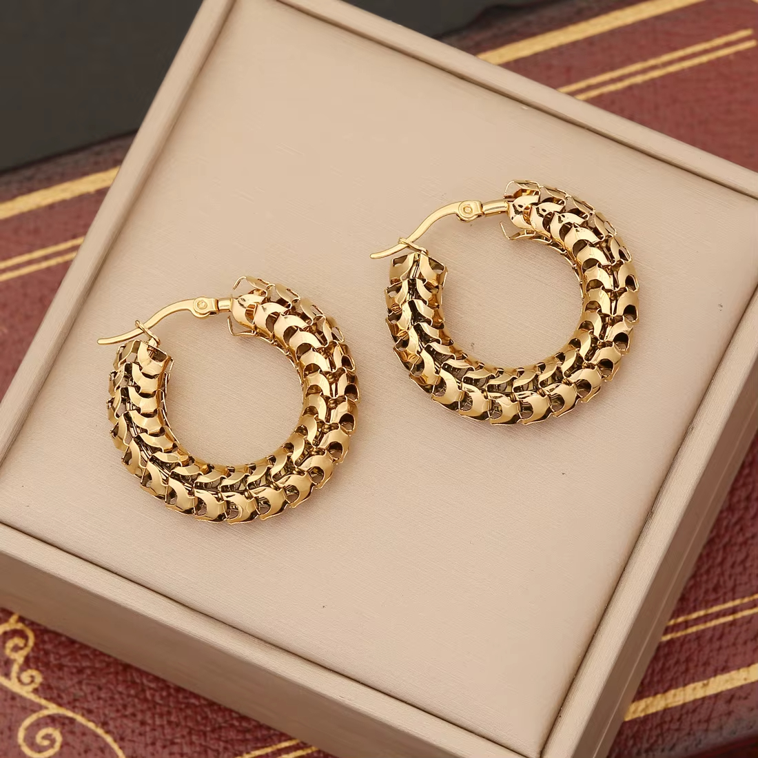 Wholesale High Quality Hypoallergenic Chunky Stainless Steel Hoop Earrings 18k Gold Plated for Women