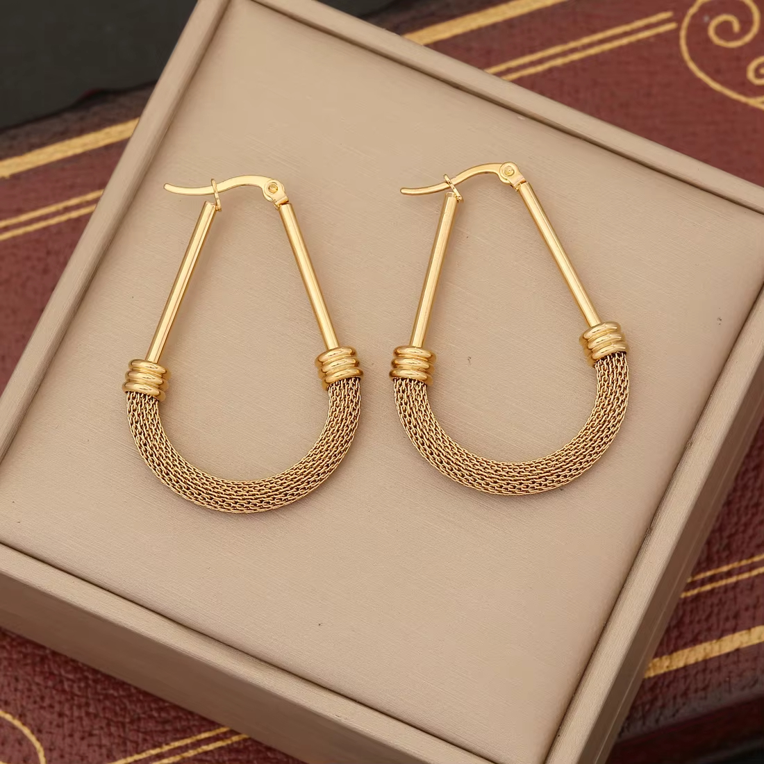 Wholesale High Quality Hypoallergenic Chunky Stainless Steel Hoop Earrings 18k Gold Plated for Women