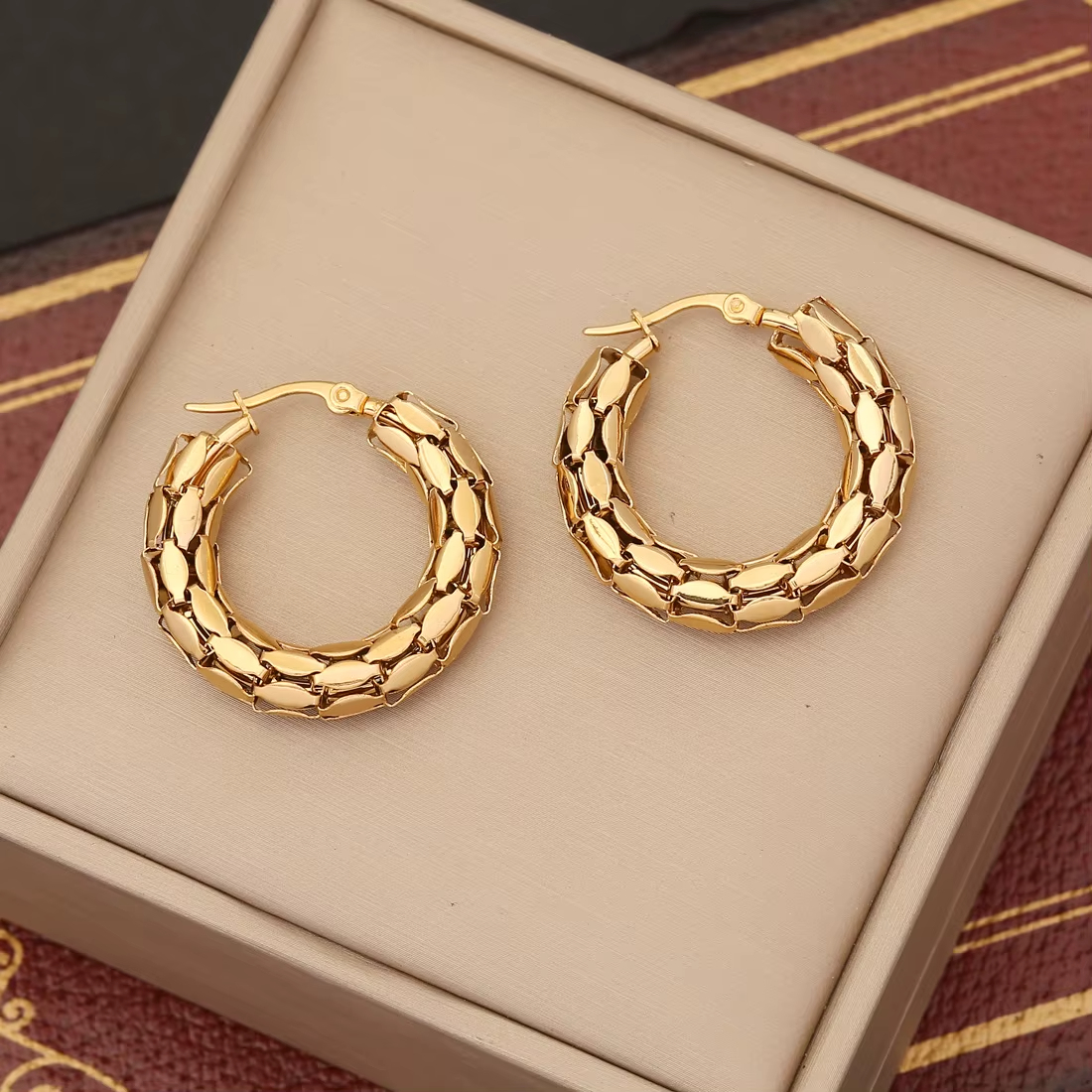 Wholesale High Quality Hypoallergenic Chunky Stainless Steel Hoop Earrings 18k Gold Plated for Women