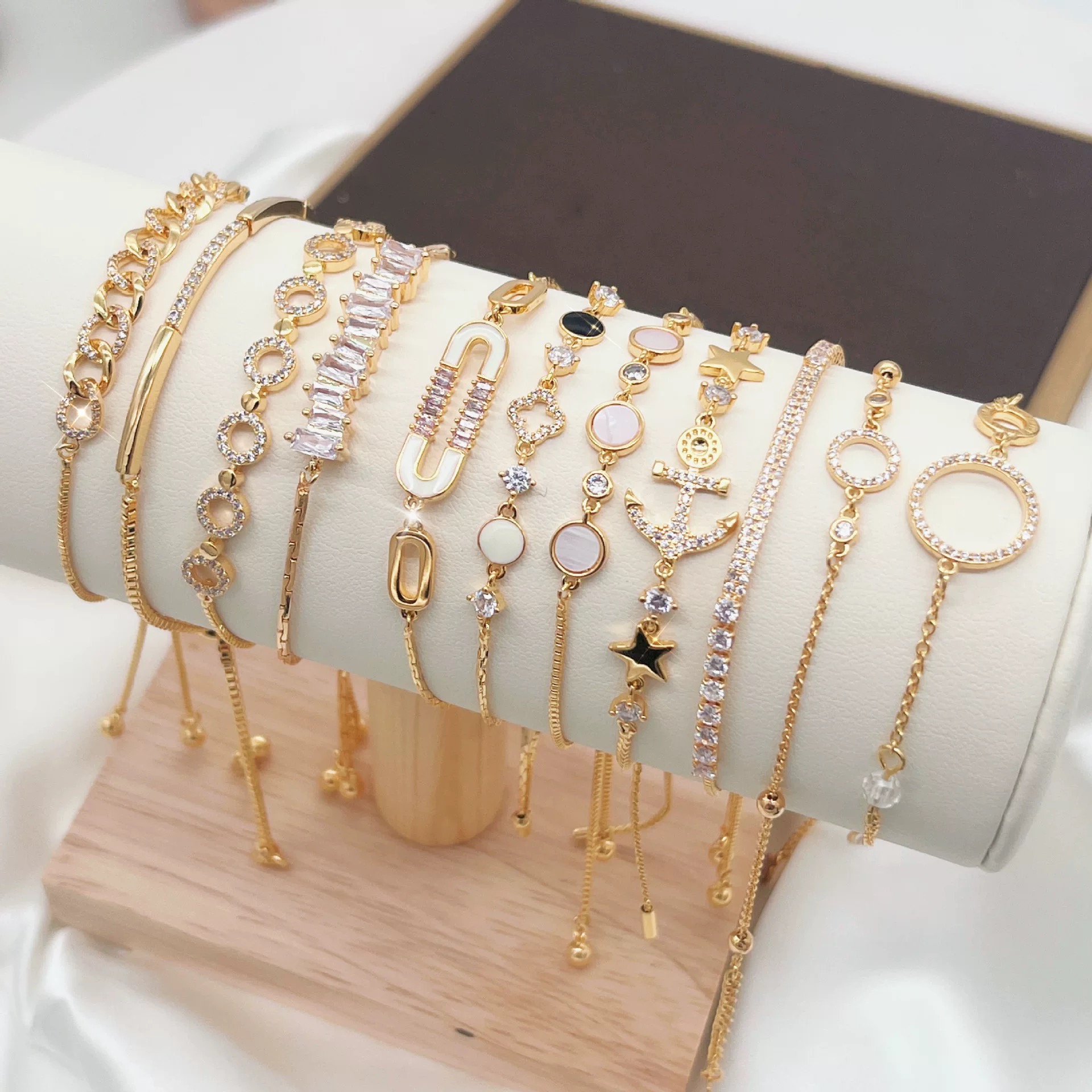 Wholesale Ins Fashion Pearl Bracelet Internet Celebrity Design Simple Zircon Bracelet Small Trend Cool Bracelet