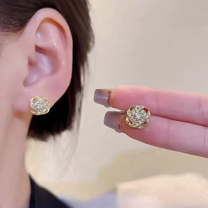 Wholesale Luxury Zircon Four Leaf Clover Minimalist Korean 925 Sterling Silver Stud Earring Fine Jewelry Earrings for Girls