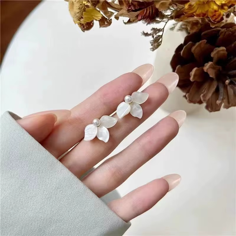 Wholesale Trendy Ear Jewelry Shell Petal Jewelry Personalized Earrings for Women