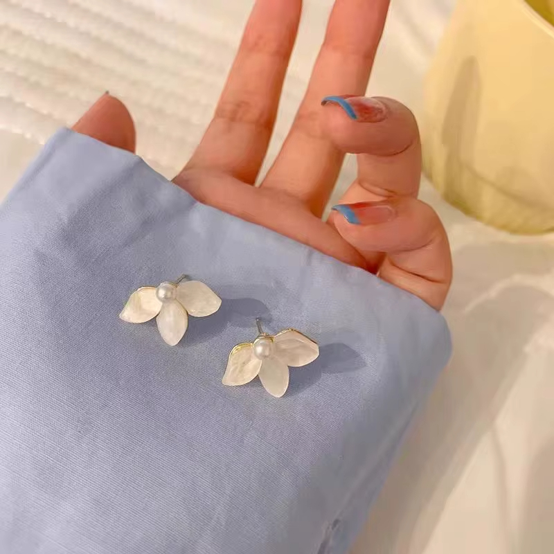 Wholesale Trendy Ear Jewelry Shell Petal Jewelry Personalized Earrings for Women