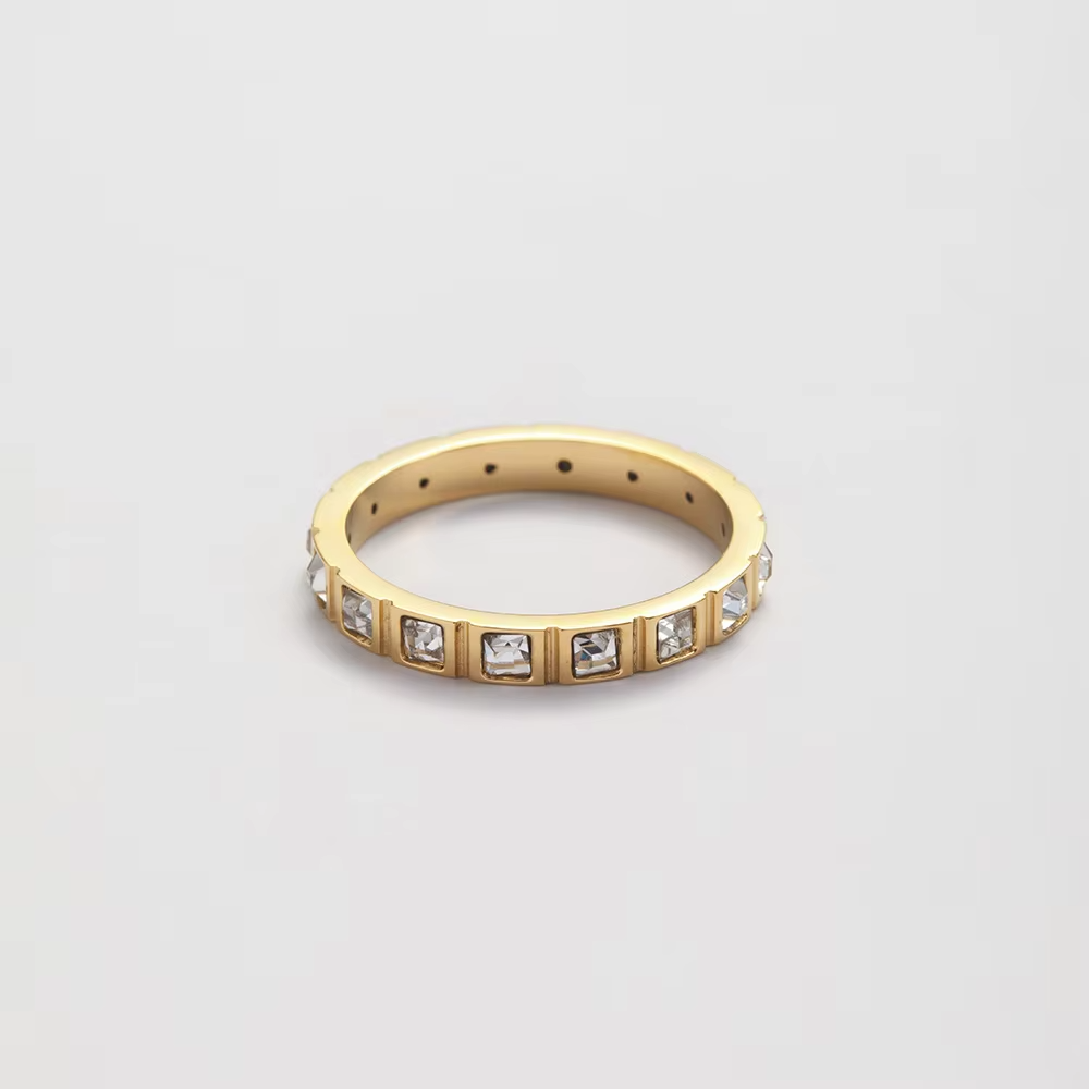 Vintage 18K Gold Plated Stainless Steel Zircon Band Ring – Waterproof Hypoallergenic Jewelry for Women
