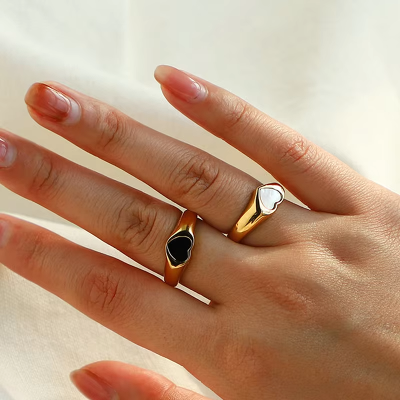 18K Gold-Plated Stainless Steel Heart Inlay Ring – Enamel & Shell Love Jewelry for Women