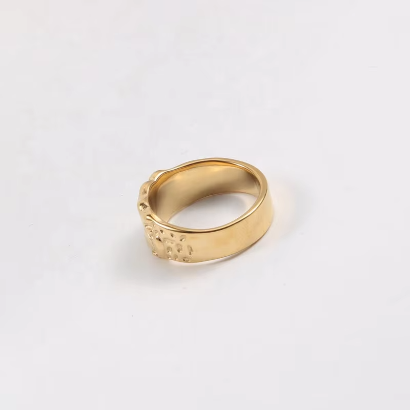 Vintage 18K Gold Plated Stainless Steel Nugget Ring – Retro Hammered Signet Style for Women