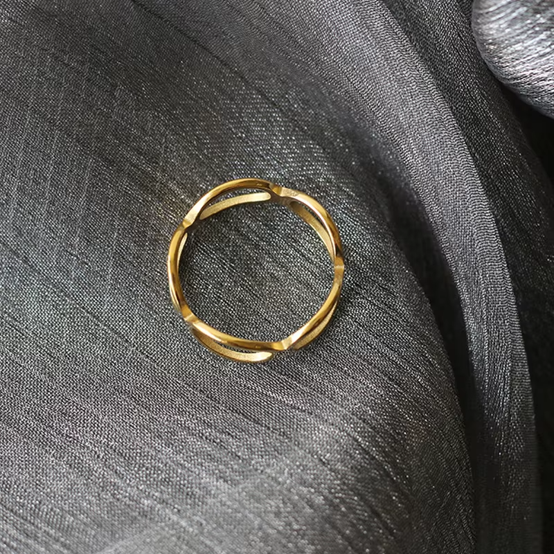 Minimalist Hollow Oval 18k Gold Plated Stainless Steel Ring for Girls