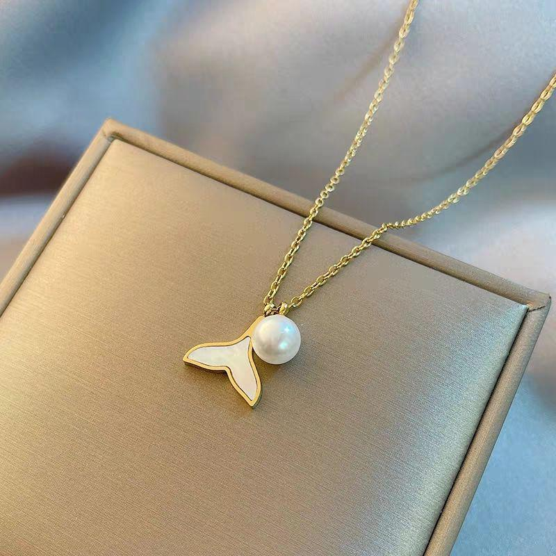 Whale Tail Pearl Pendant Necklace – Ocean-Inspired Elegant Gold Jewelry