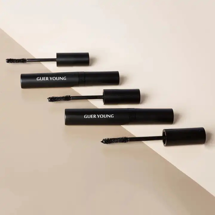 Double-Ended Volumizing Mascara – Precision Brush for Upper & Lower Lash Definition