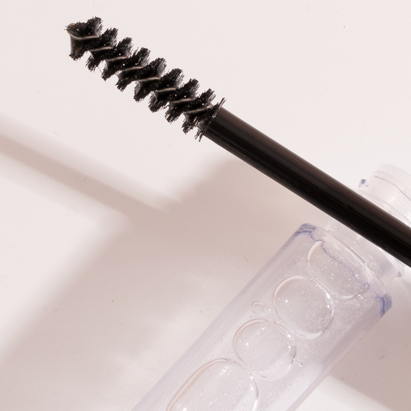 Lightweight Transparent Eyebrow Gel – Natural Hold & Shine-Free Finish