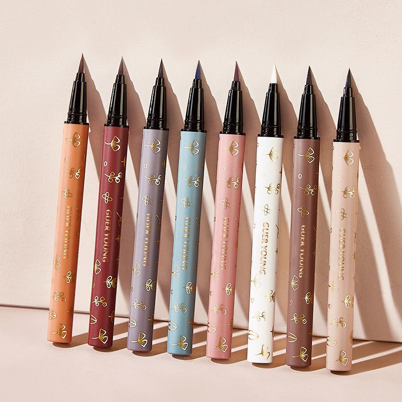 Waterproof Precision Eyeliner Pen – Smudge-Proof & Long-Lasting Liquid Liner