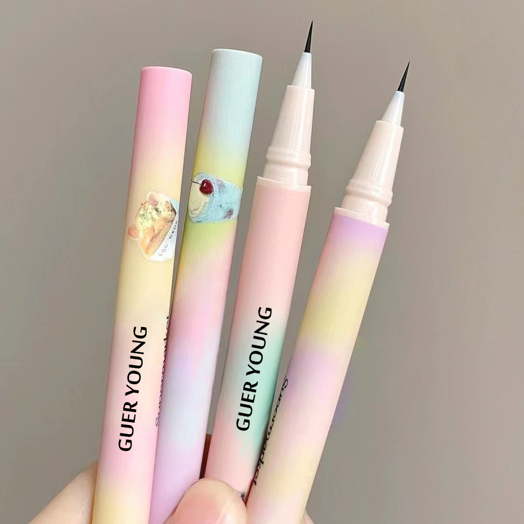 Slim Eyeliner Pen – Waterproof & Long-lasting Definition
