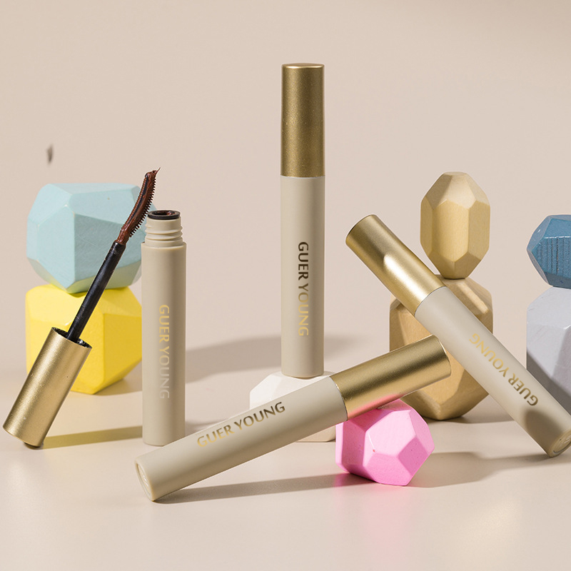 Curved Brush Curling Mascara – Natural Brown Waterproof Volume