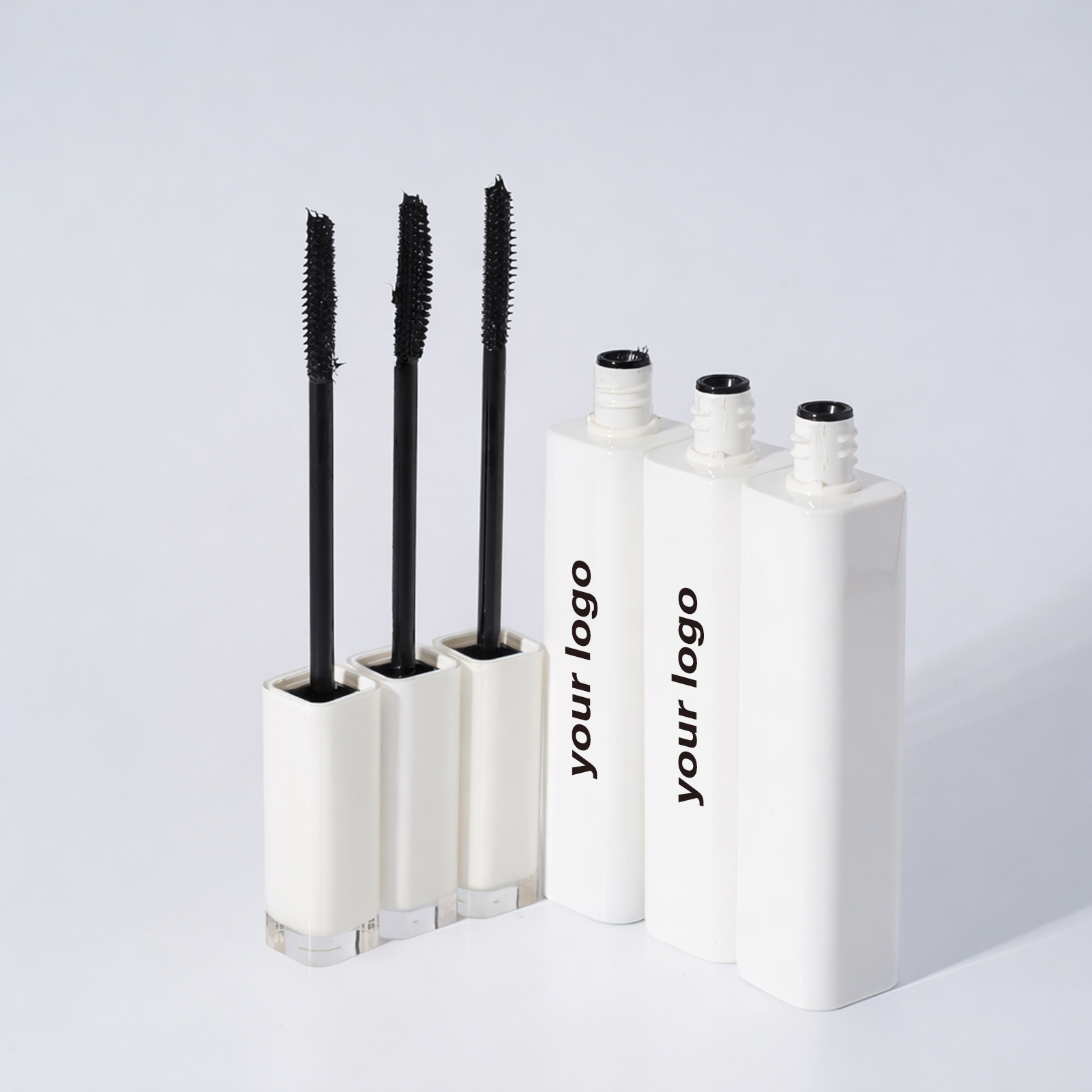 Custom Mascara – Volumizing & Lengthening in Minimalist White Packaging