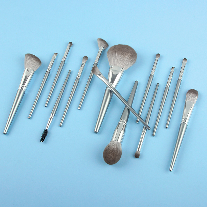 14PCS Professional Makeup Brush Set – Soft Synthetic Bristles, Full Face Application, Silver Handle Kit with Case