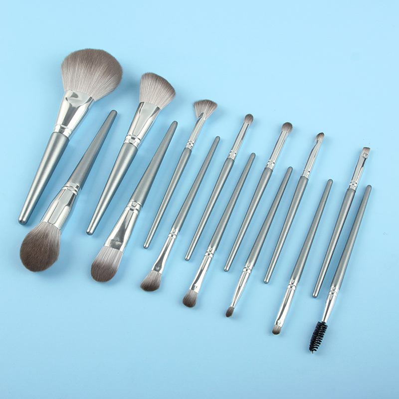 14PCS Professional Makeup Brush Set – Soft Synthetic Bristles, Full Face Application, Silver Handle Kit with Case