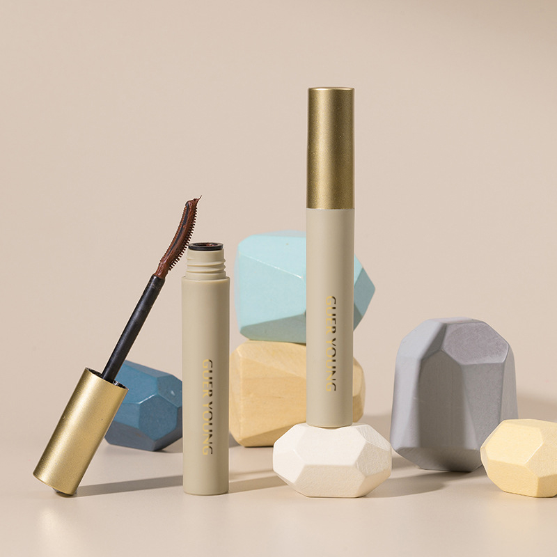 Curved Brush Curling Mascara – Natural Brown Waterproof Volume