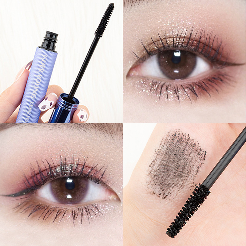 Feather-Light Waterproof Mascara – Natural Length & Lash Separation