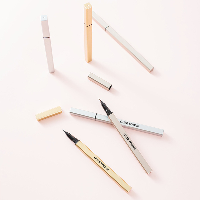 Metallic Waterproof Eyeliner Pen – Ultra-Fine Tip for Smooth Precision