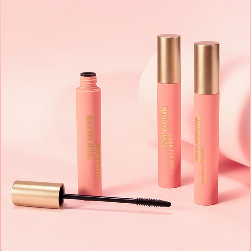 Mascara Dense – Volumizing & Curling Formula