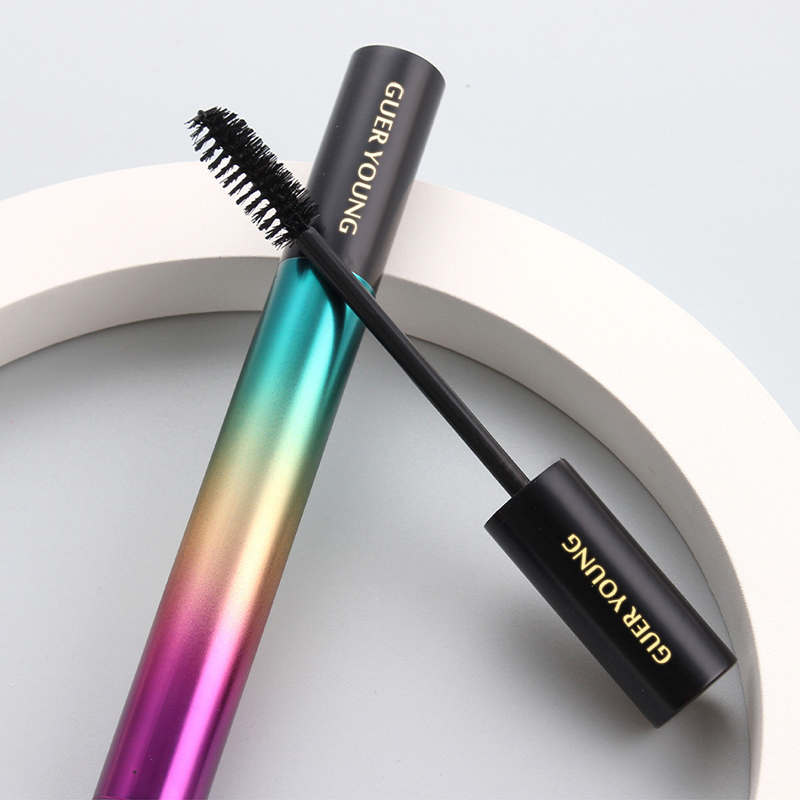 Silky Long-Lasting Spiral Mascara – Dense, Defined & Smudge-Proof Lashes