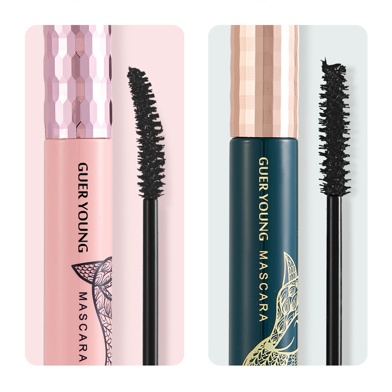 Curved Brush Waterproof Mascara – Lengthening & Curl Defining