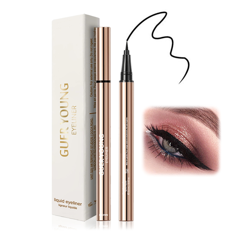 Smudge-Proof Eyeliner Pen – Fine Felt Tip for Flawless Winged Lines