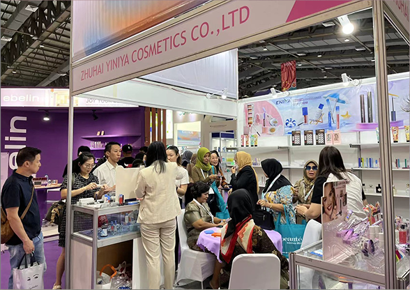 Zhuhai Yiniya participated in Cosmobeaute Indonesia, and the new eye makeup series was very popular