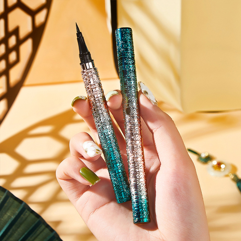 Luxury Waterproof Liquid Eyeliner Pen – Precision Felt Tip, Smooth Application, Oriental Pattern Gradient Design