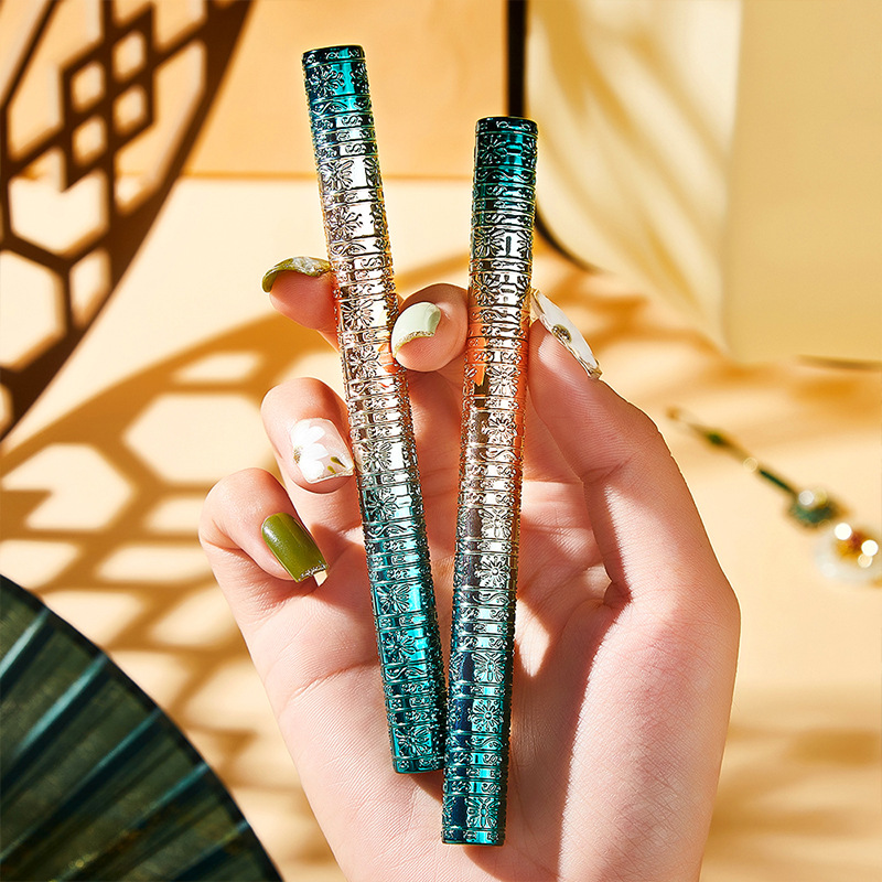 Luxury Waterproof Liquid Eyeliner Pen – Precision Felt Tip, Smooth Application, Oriental Pattern Gradient Design