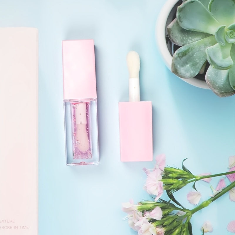 Moisturizing Plumper Lip Oil – Non-Sticky Formula with Glossy Finish, Natural Shine & Hydration